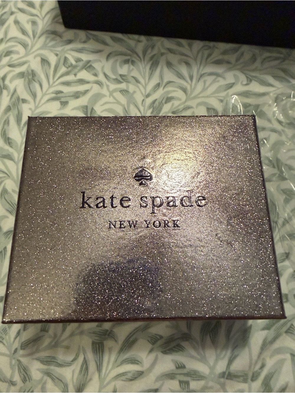 NWT Kate Spade Kenzie Glitter Card Holder - Picture 2 of 6
